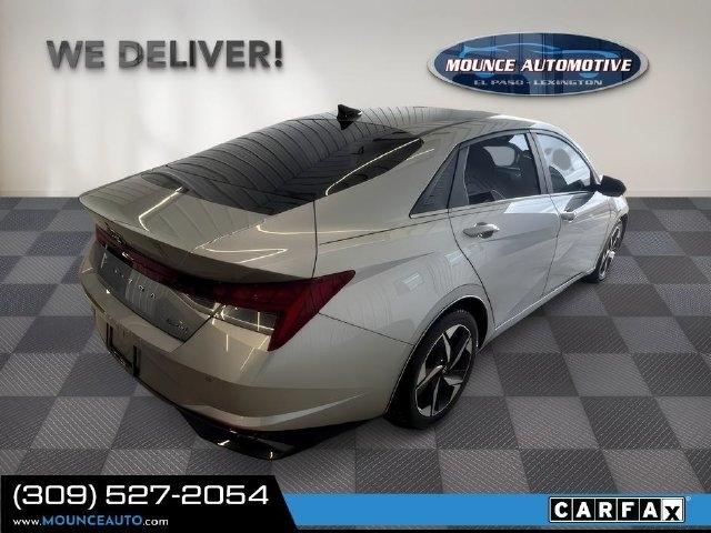 Hyundai Elantra  2021