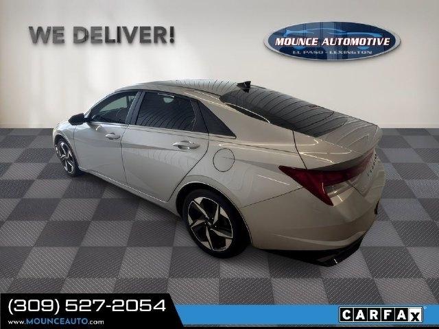 Hyundai Elantra  2021