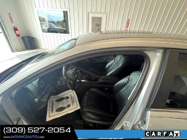 Hyundai Elantra  2021