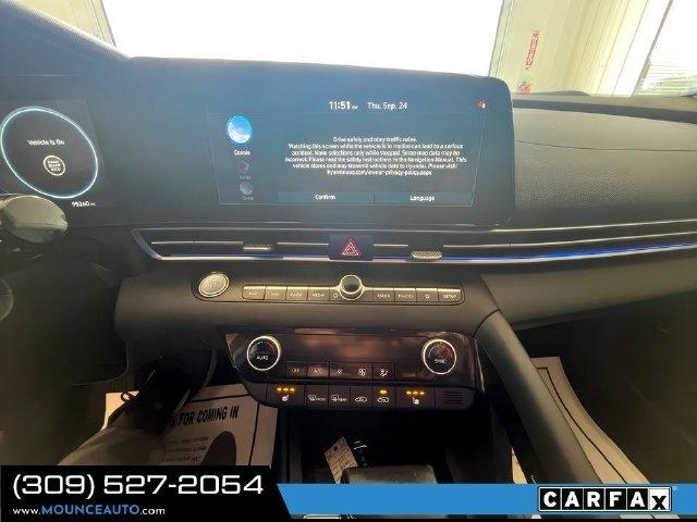 Hyundai Elantra  2021