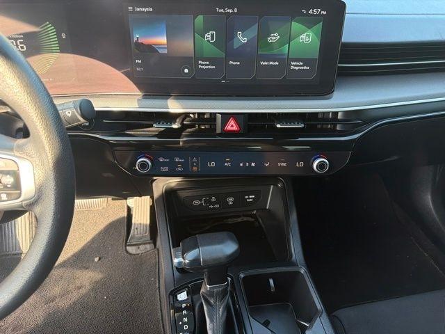 Kia K5  2025