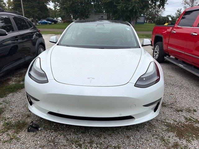 Tesla Model 3  2021