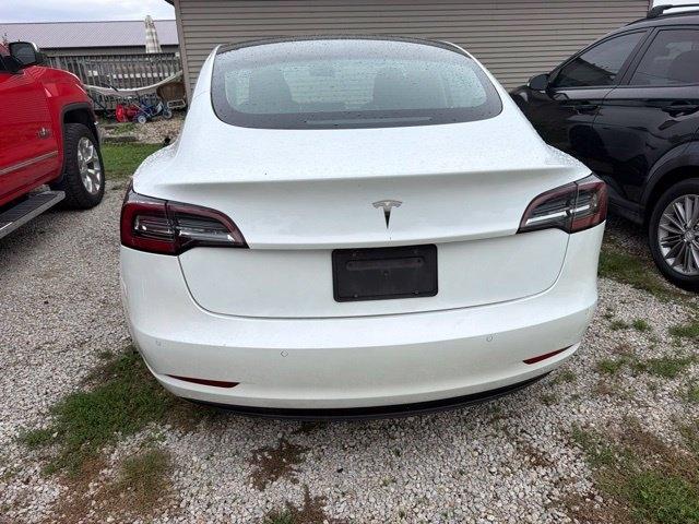 Tesla Model 3  2021