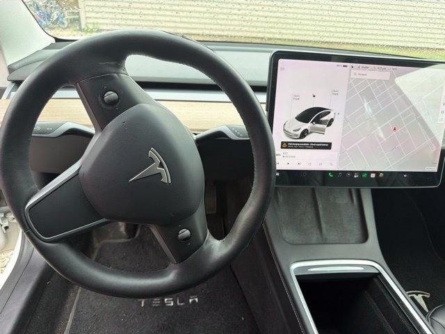 Tesla Model 3  2021