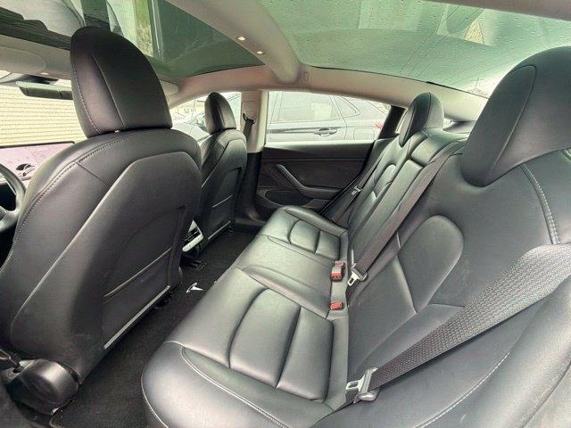 Tesla Model 3  2021