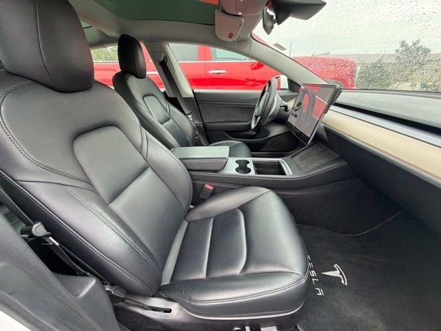 Tesla Model 3  2021
