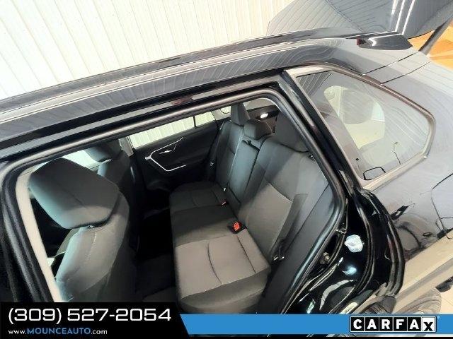Toyota RAV4  2024