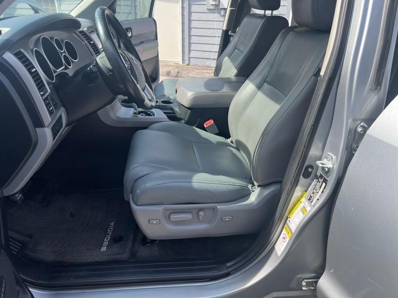 Toyota Sequoia Limited 4WD 2014