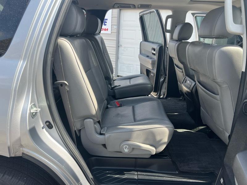 Toyota Sequoia Limited 4WD 2014