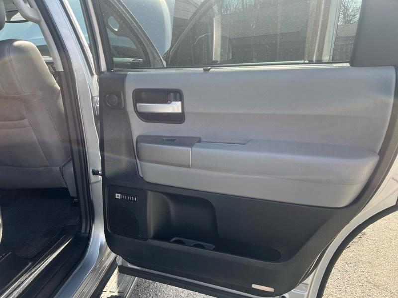 Toyota Sequoia Limited 4WD 2014