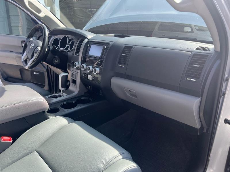 Toyota Sequoia Limited 4WD 2014