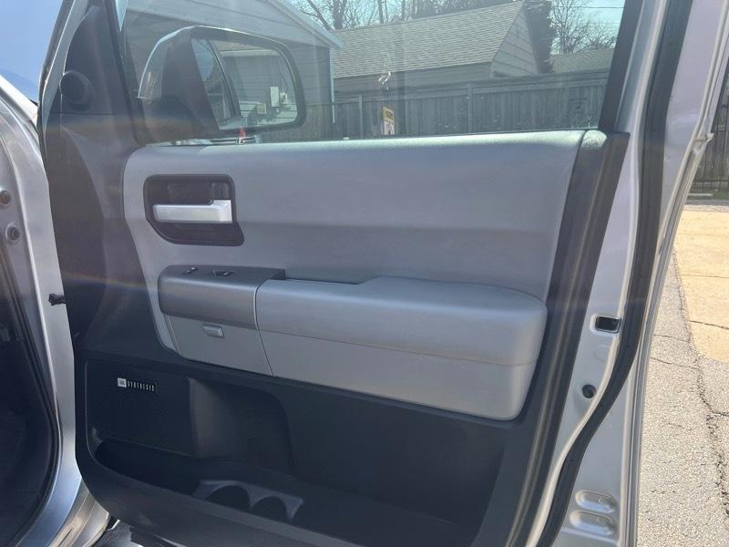 Toyota Sequoia Limited 4WD 2014