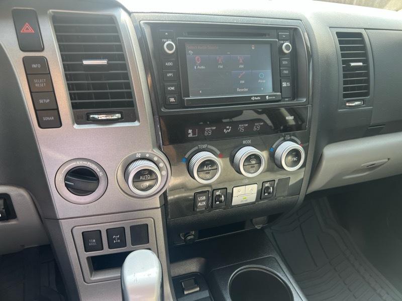 Toyota Sequoia Limited 4WD 2014