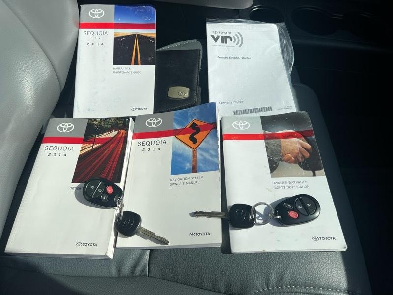 Toyota Sequoia Limited 4WD 2014