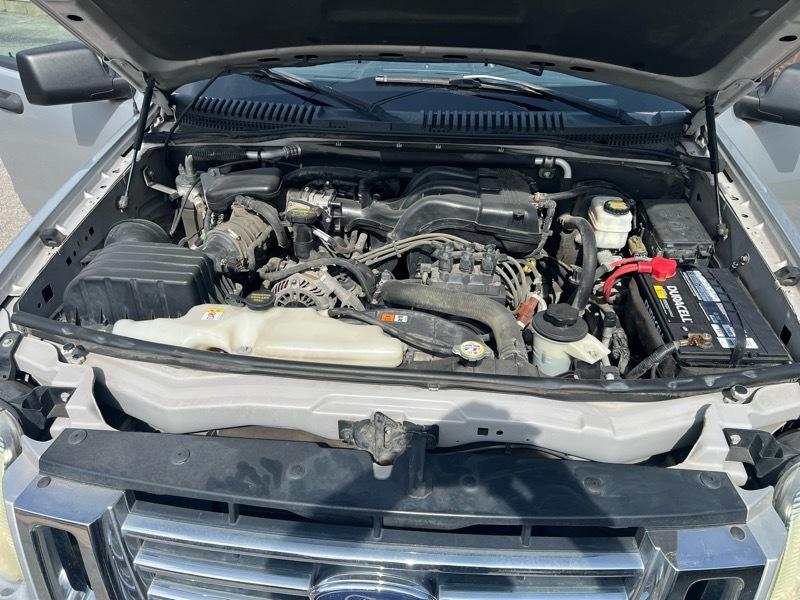 Ford Explorer Sport Trac XLT 4.0L 2WD 2010