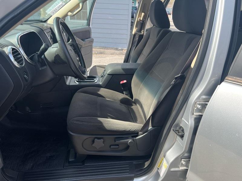Ford Explorer Sport Trac XLT 4.0L 2WD 2010