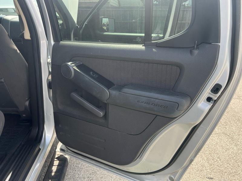 Ford Explorer Sport Trac XLT 4.0L 2WD 2010