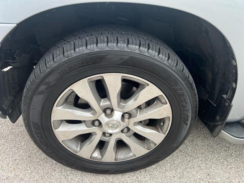 Toyota Sequoia Limited 4WD FFV 2014