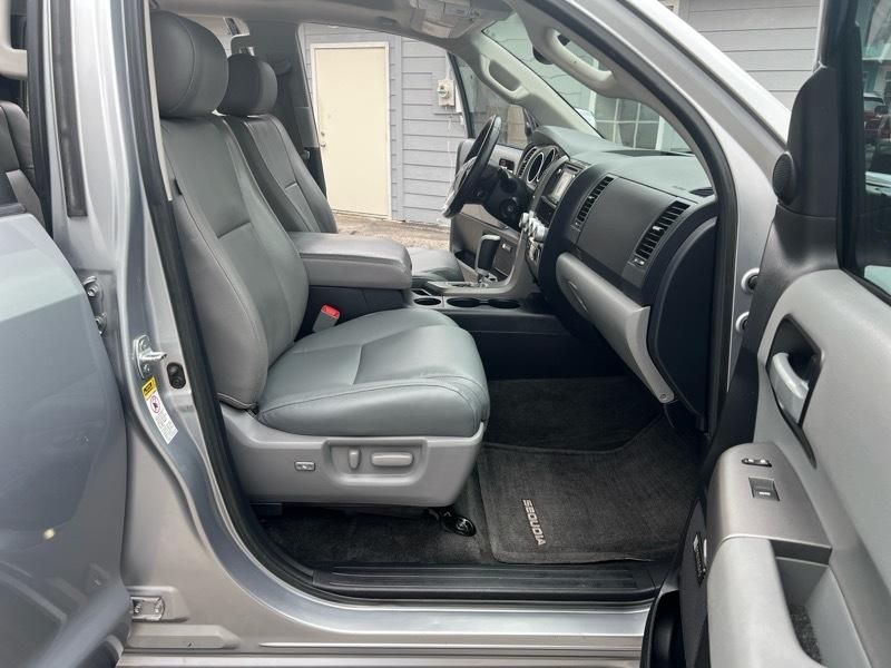 Toyota Sequoia Limited 4WD FFV 2014