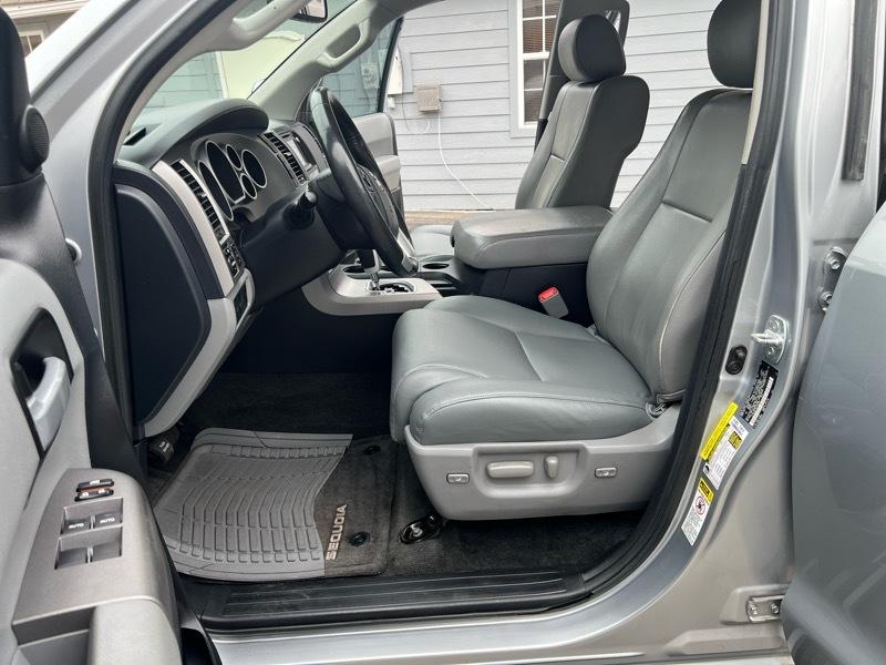 Toyota Sequoia Limited 4WD FFV 2014