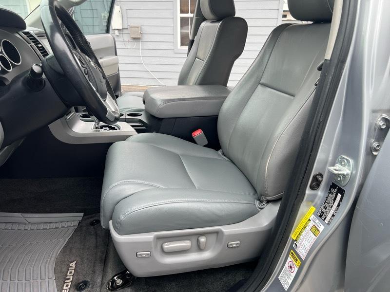 Toyota Sequoia Limited 4WD FFV 2014