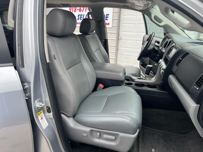 Toyota Sequoia Limited 4WD FFV 2014