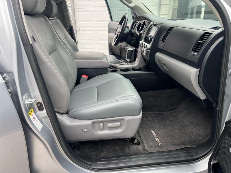 Toyota Sequoia Limited 4WD FFV 2014