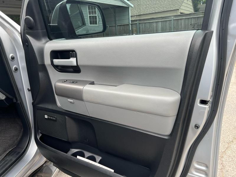 Toyota Sequoia Limited 4WD FFV 2014
