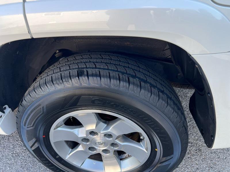 Toyota 4Runner SR5 4WD 2013