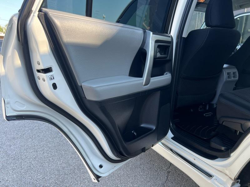 Toyota 4Runner SR5 4WD 2013