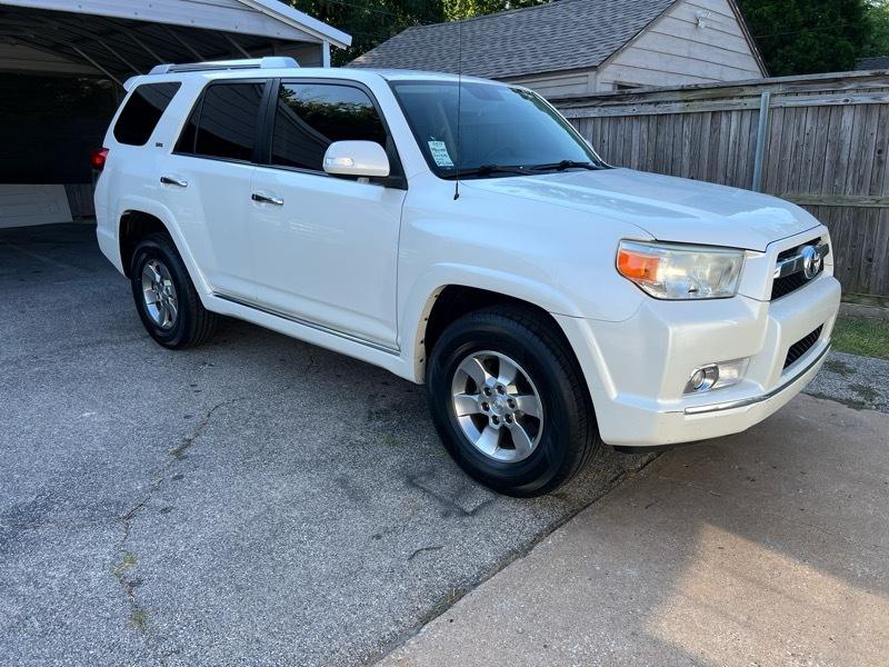 Toyota 4Runner SR5 4WD 2013