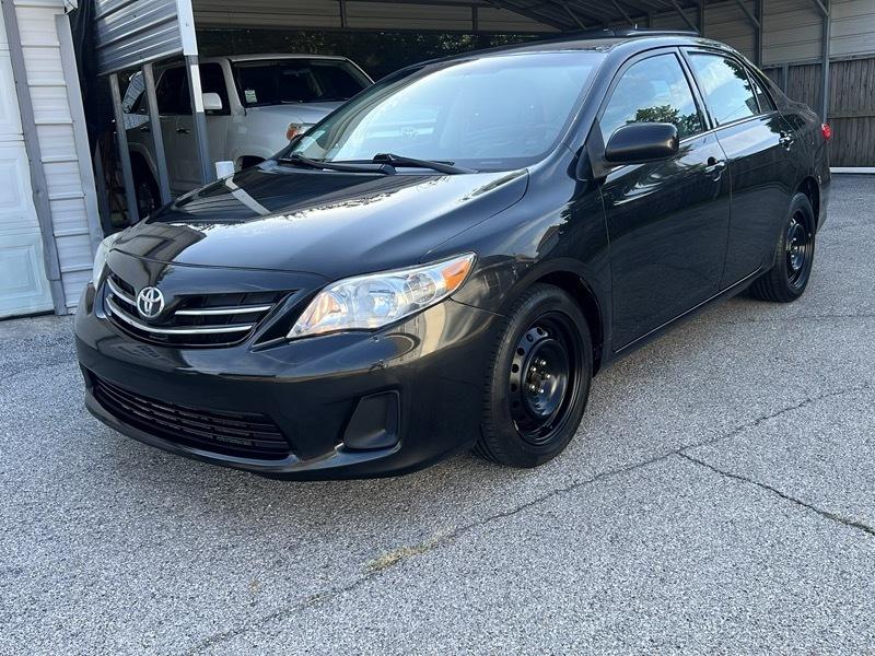 Toyota Corolla 4dr Sdn Auto LE (Natl) 2013
