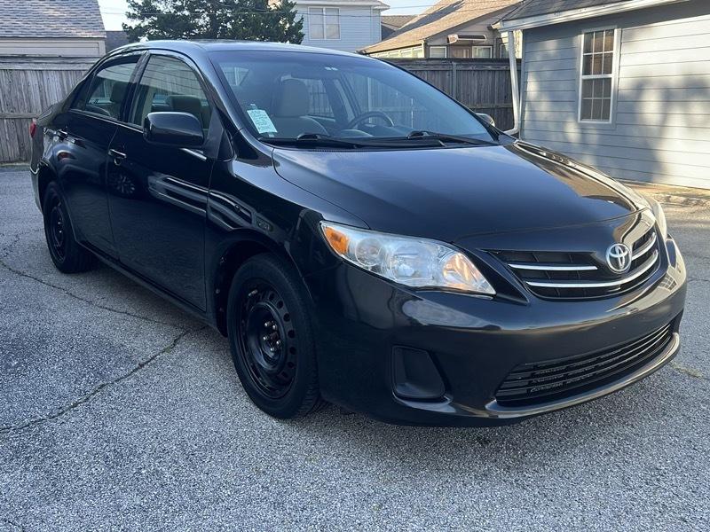 Toyota Corolla 4dr Sdn Auto LE (Natl) 2013