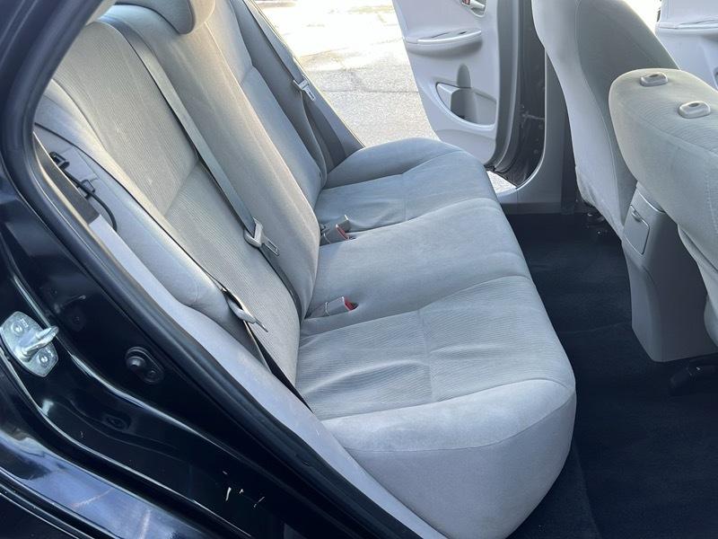 Toyota Corolla 4dr Sdn Auto LE (Natl) 2013