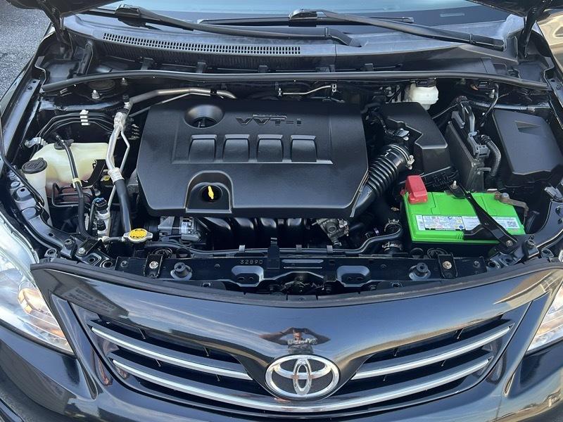 Toyota Corolla 4dr Sdn Auto LE (Natl) 2013
