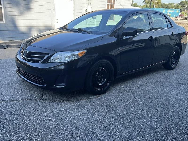 Toyota Corolla 4dr Sdn Auto LE (Natl) 2013