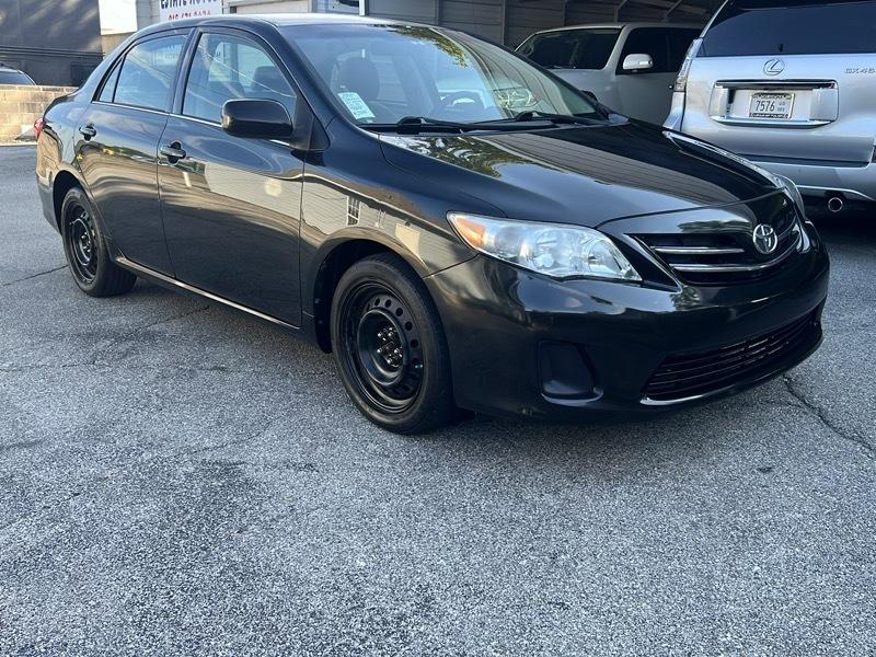 Toyota Corolla 4dr Sdn Auto LE (Natl) 2013