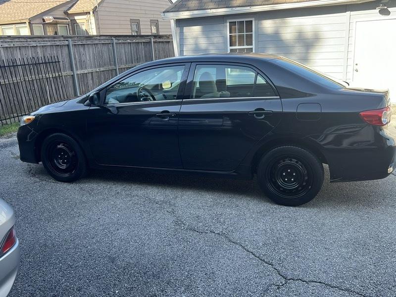 Toyota Corolla 4dr Sdn Auto LE (Natl) 2013