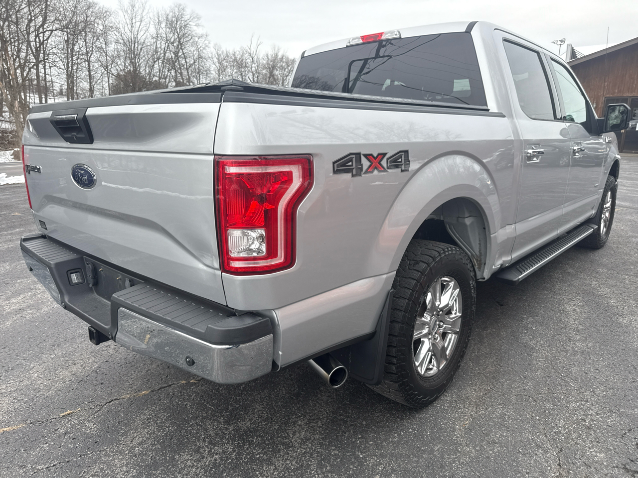 Ford F-150 XL SuperCrew 5.5-ft. Bed 4WD 2015