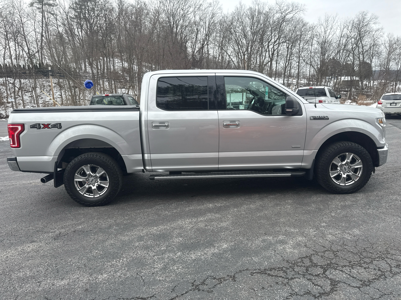 Ford F-150 XL SuperCrew 5.5-ft. Bed 4WD 2015