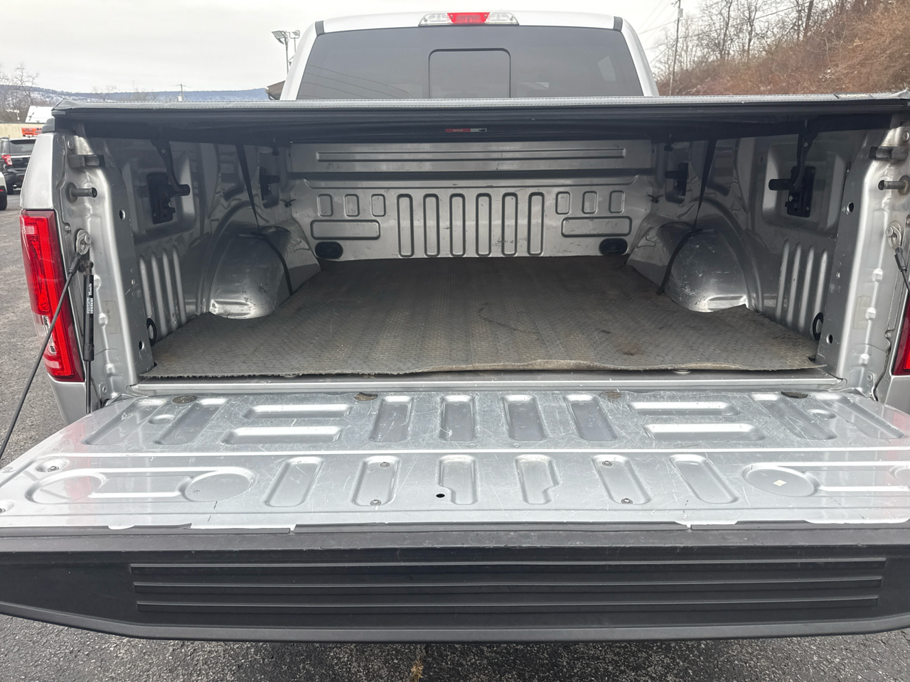 Ford F-150 XL SuperCrew 5.5-ft. Bed 4WD 2015