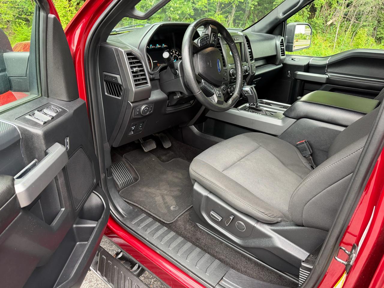 Ford F-150 XLT SuperCrew Short Bed 4WD 2018