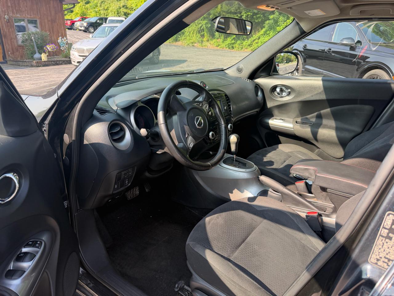 Nissan Juke S AWD 2011