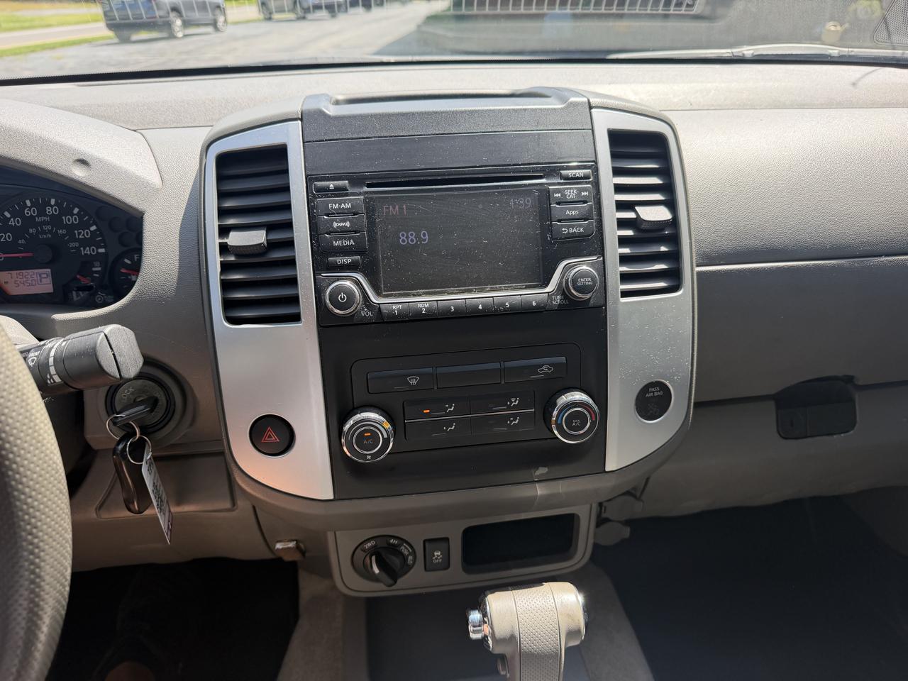 Nissan Frontier SV Crew Cab 4X4 V6 2016