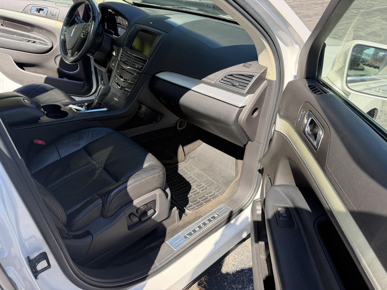 Lincoln MKT 3.5L with EcoBoost AWD 2014