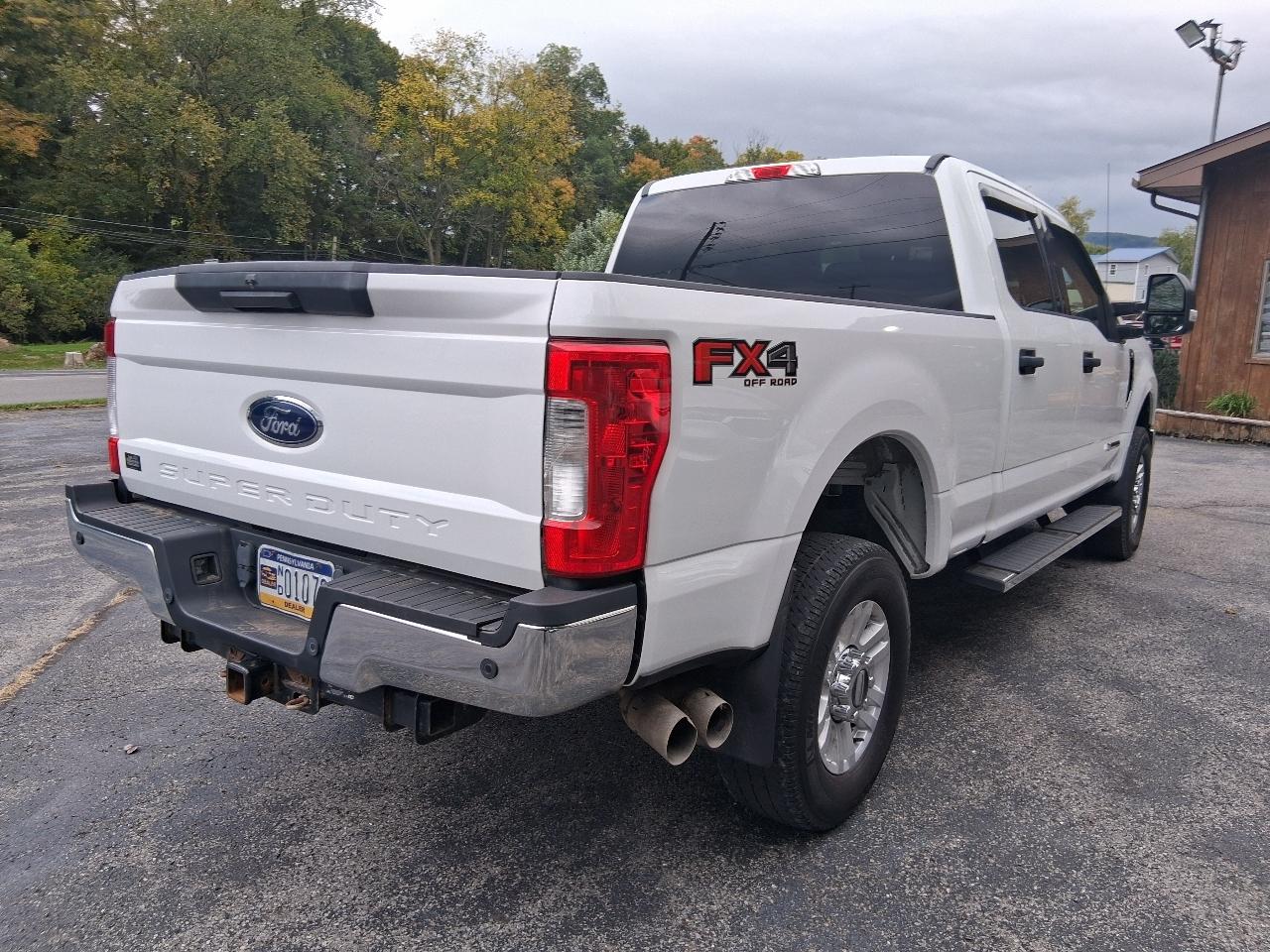 Ford F-250 SD XL Crew Cab 4WD 2017