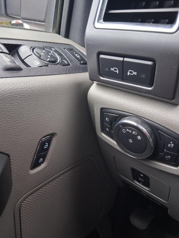 Ford F-250 SD XL Crew Cab 4WD 2017