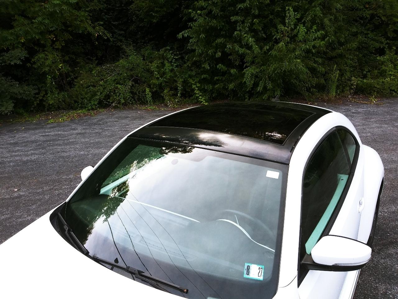 Volkswagen Beetle 2.5L w/Sunroof Sound & Nav 2013