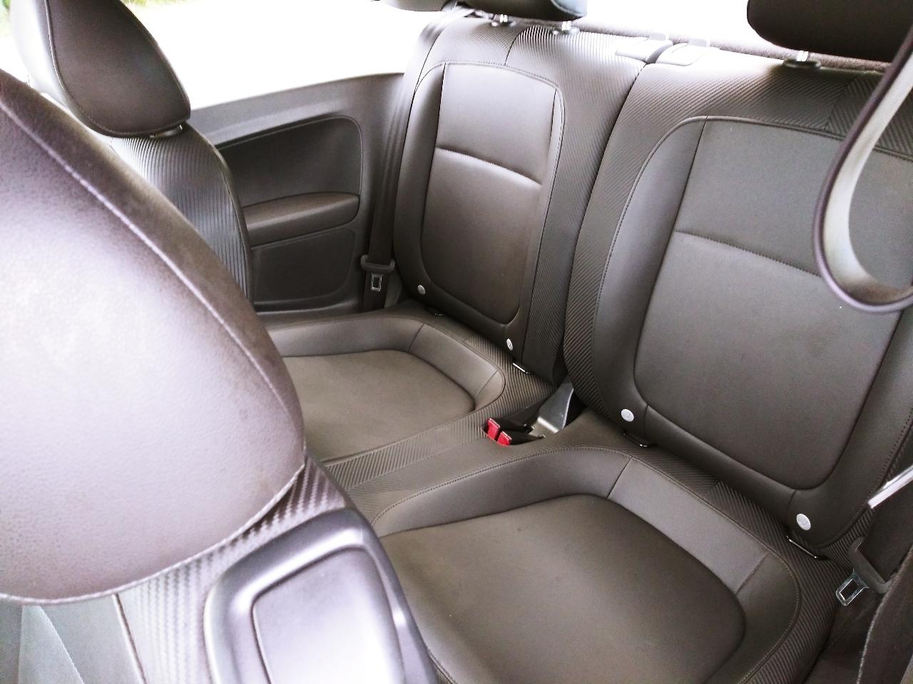 Volkswagen Beetle 2.5L w/Sunroof Sound & Nav 2013