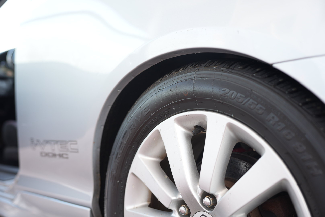 Honda Civic Si w/ Front Side Airbags 2005